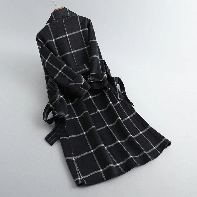 VALERIA | ELEGANT CHECKED WOOL COAT
